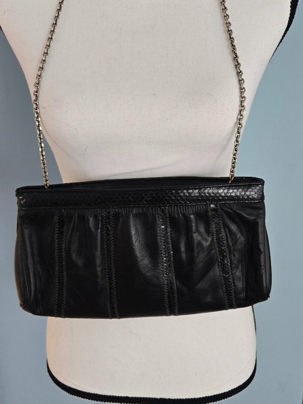 Caprice Vintage Black Leather Clutch Shoulder bag 80s, original. Magnetic close